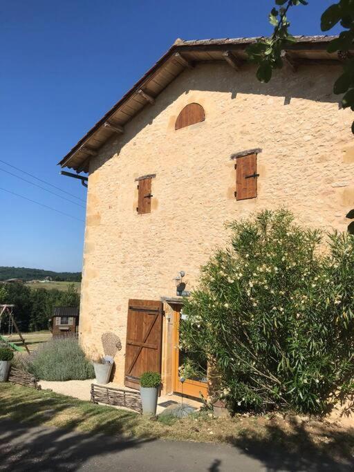 « Le Vieux Hangar » Gite A La Ferme Le Buisson-de-Cadouin Экстерьер фото